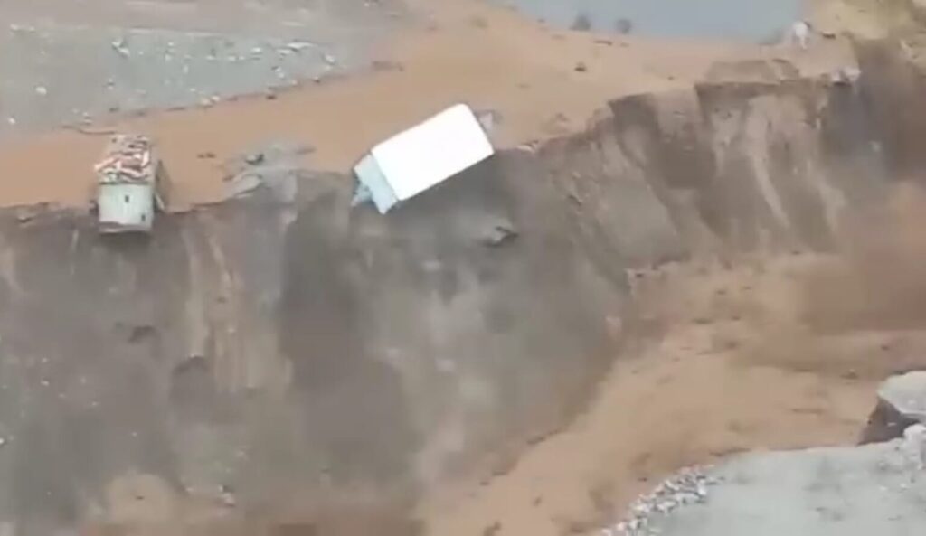 فيضانات قوية بالحوز تعطل الطرق وتتسبب في أضرار بسد “تاسا ويركان”
