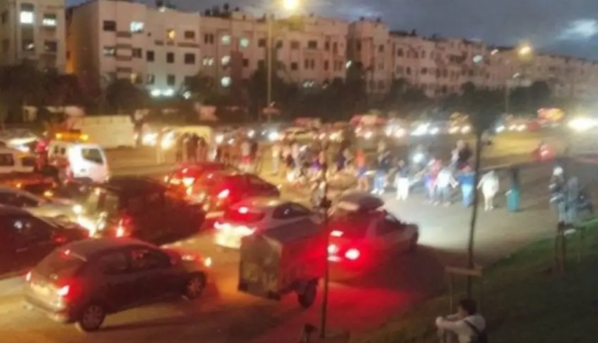 الدار البيضاء.. احتجاجات مفاجئة تشل الطريق السيار وتنتهي بتوقيف 21 شاباً