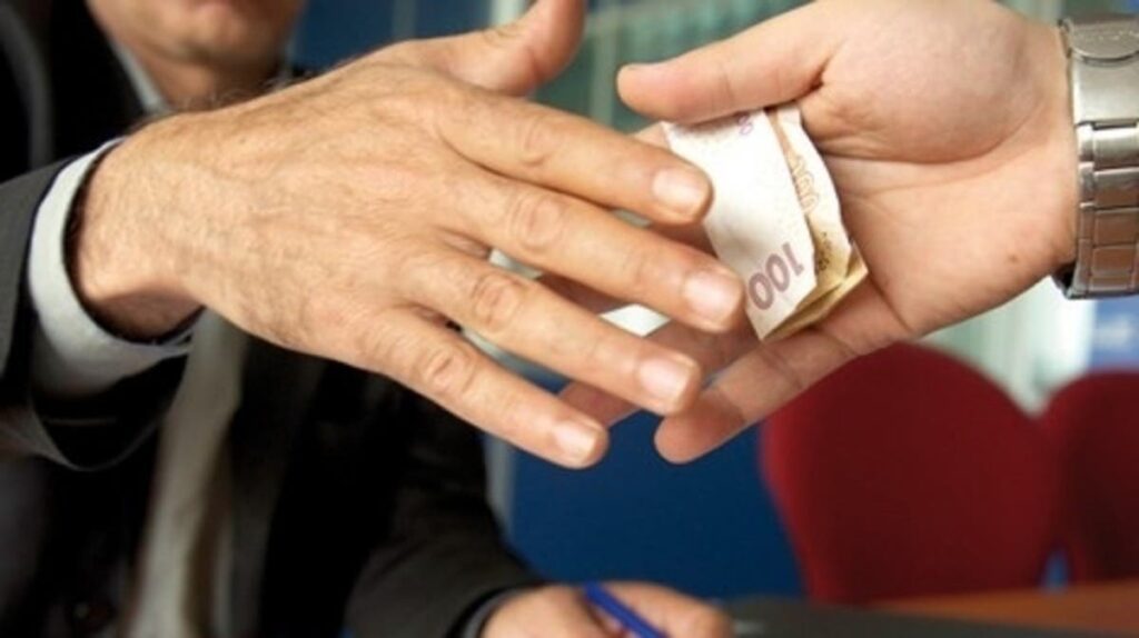 الرقم الأخضر يطيح بـ407 مرتشٍ في عامين.. والنيابة العامة تباشر الإجراءات بشأن تقارير مجلس الحسابات