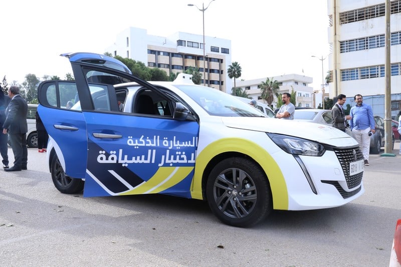 المغرب يطلق أول “سيارة ذكية” لاجتياز امتحان السياقة وتعزيز شفافية منح رخص القيادة