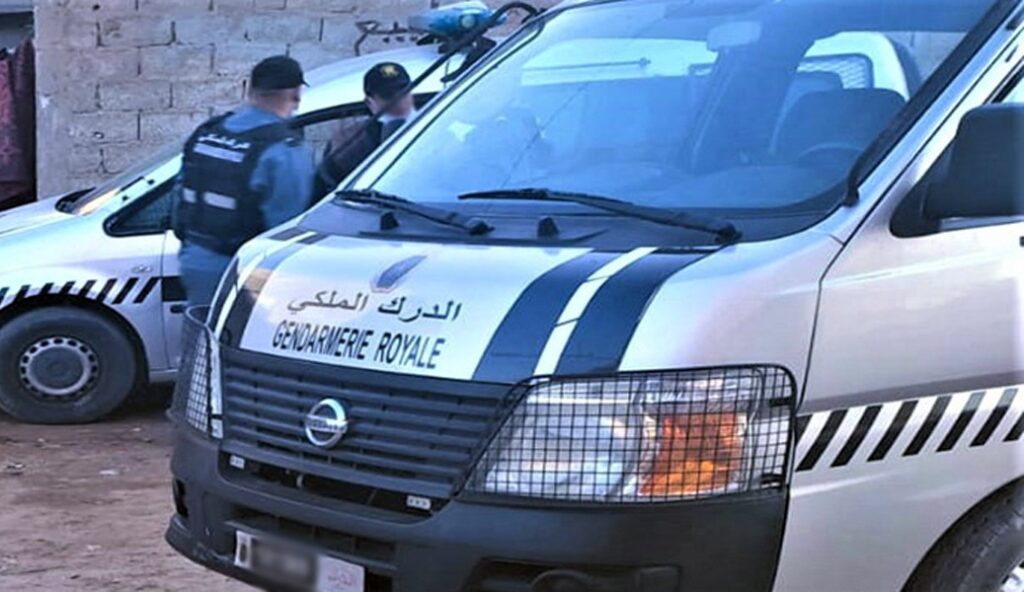 تفكيك شبكة إجرامية للهجرة السرية وحجز سلاح ناري ومخدرات بالسمارة