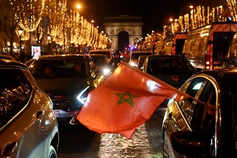 مغاربة فرنسا يجددون الوفاء والانتماء للوطن في احتفالات المسيرة الخضراء وعيد الاستقلال