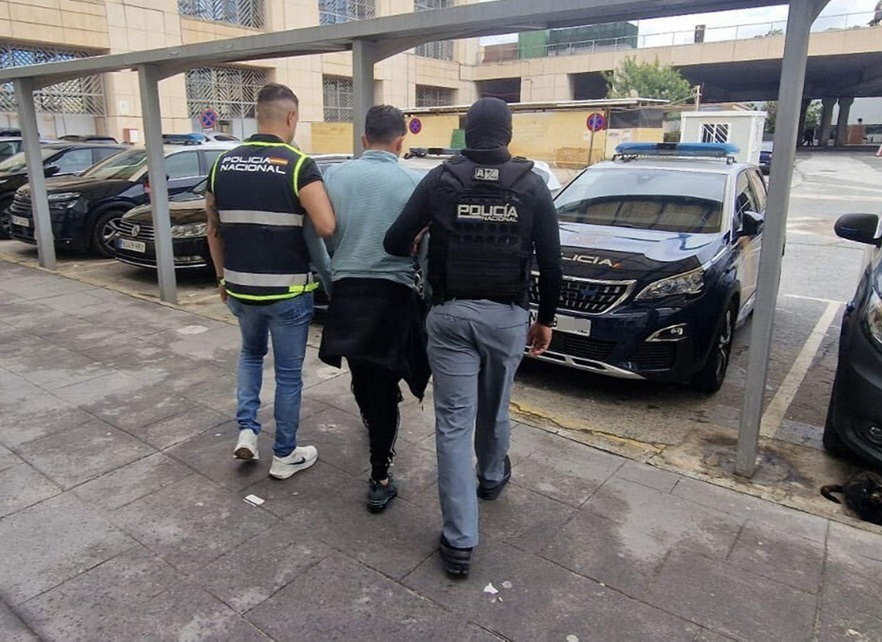 قادماً من المغرب.. إسبانيا تُسقِط أحد أخطر المجرمين المطلوبين في أمريكا اللاتينية