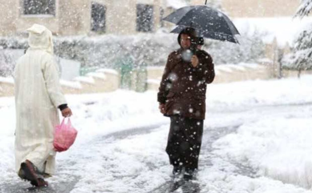 طقس الثلاثاء بالمغرب: أجواء باردة وتساقطات ثلجية وأمطار رعدية