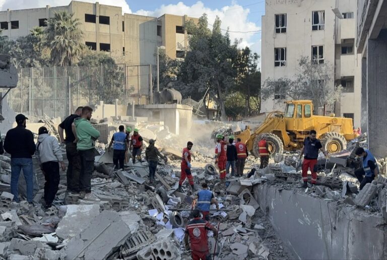 لبنان تحت القصف