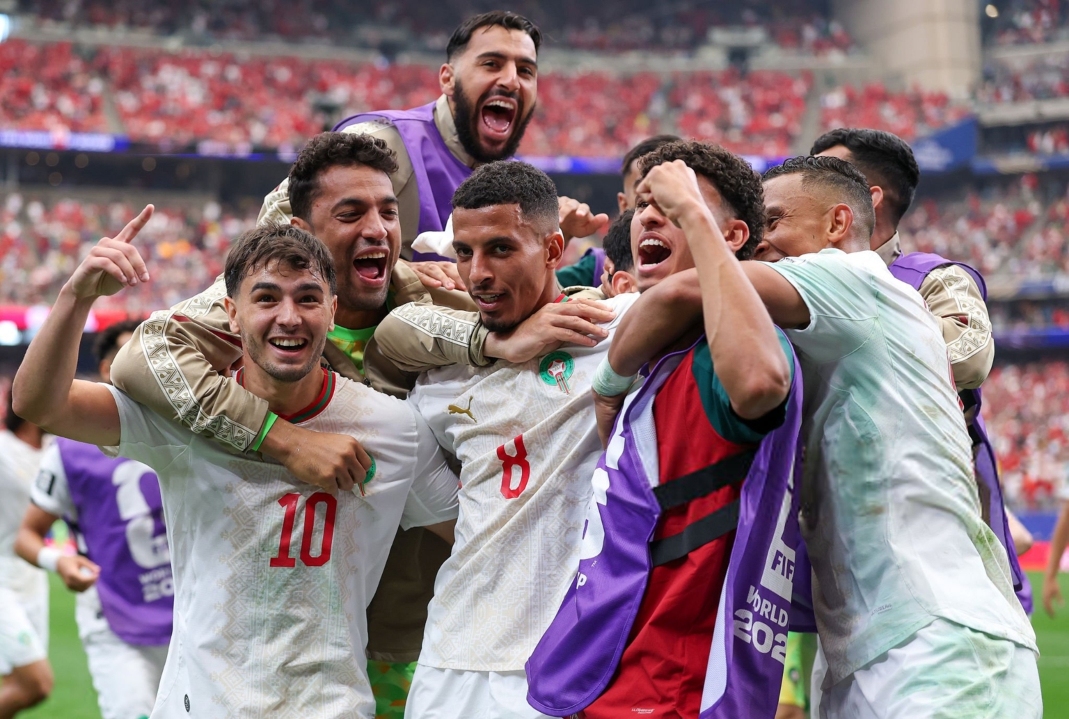 أسود الأطلس يبدعون.. المغرب يعبر إلى ربع نهائي المونديال بثلاثية في شباك كندا