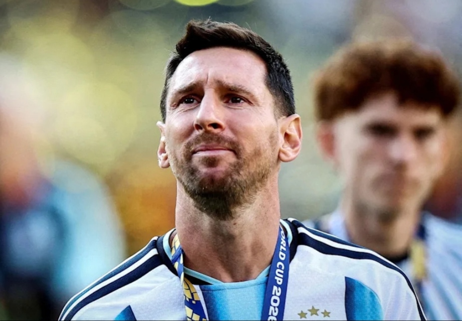 ميسي يعلن اعتزاله اللعب الدولي