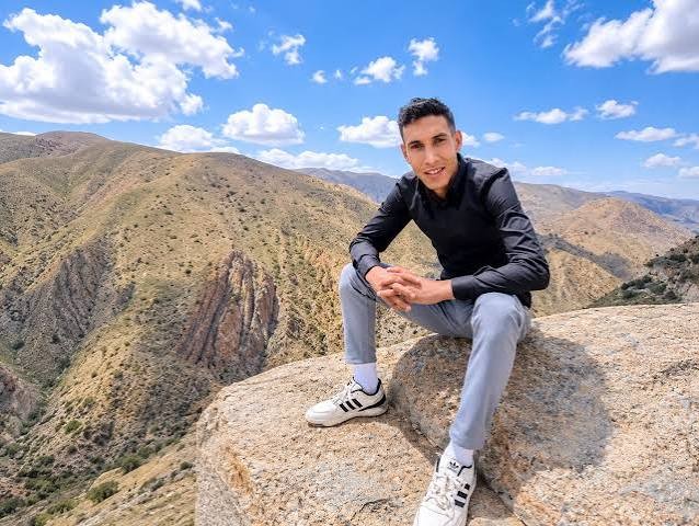 من كاميرا الهاتف إلى البرلمان.. أسامة باريك يحجز مقعداً بمجلس النواب